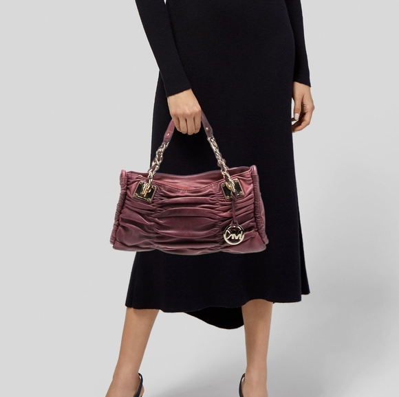 Micheal Kors Burgundy Gathered Leather Shoulder Hand Bag - Picture 2 of 6